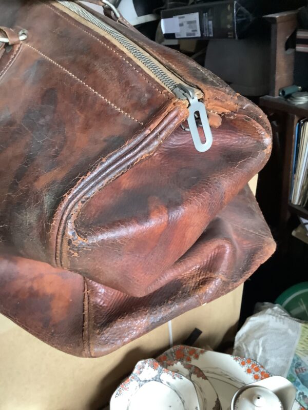 Large Vintage Style Gladstone Bag - Image 5