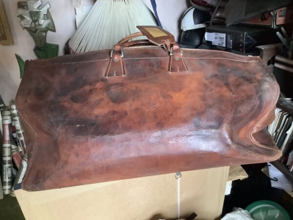 Large Vintage Style Gladstone Bag - Image 4